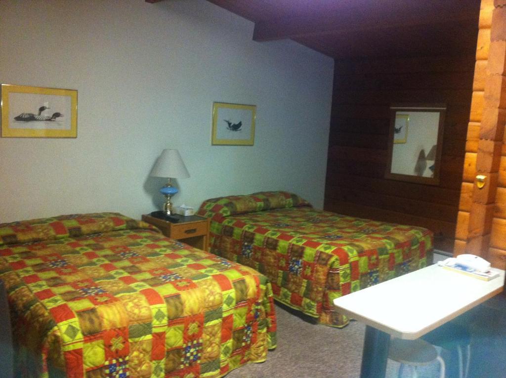 Raccoon Lodge Motel Sylvan Lake Pokój zdjęcie